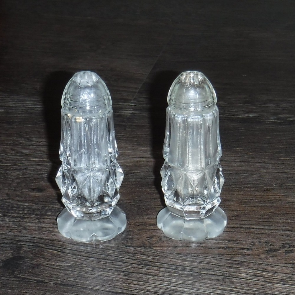 Vintage Crystal Glass Salt and Pepper Shakers‎ Set Diamond Pattern Kitchen Decor